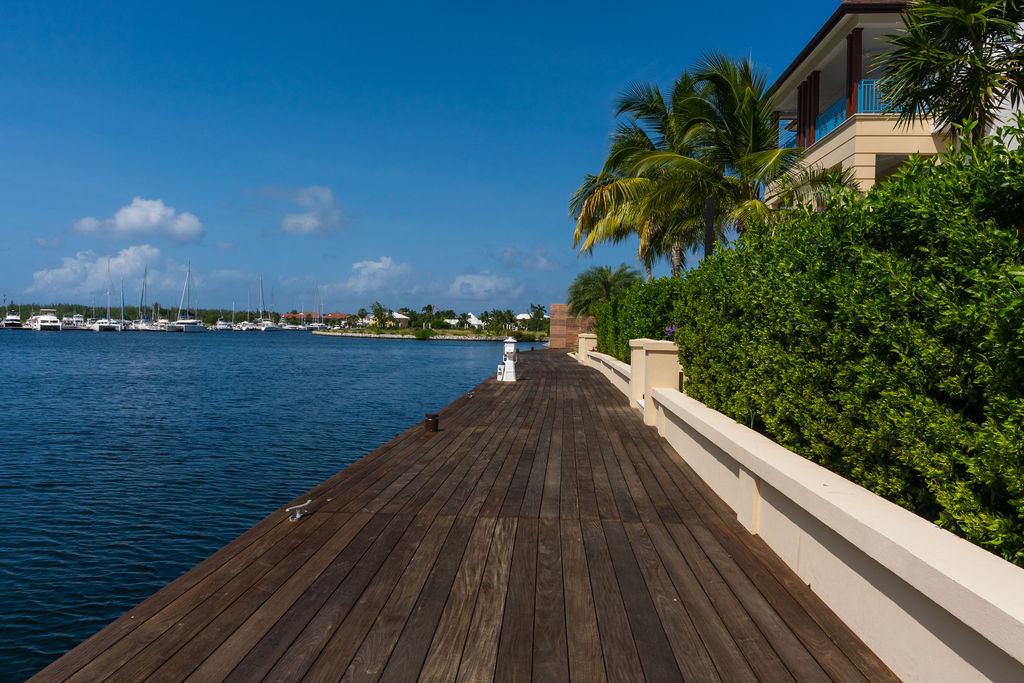 Stone Island Residence #802