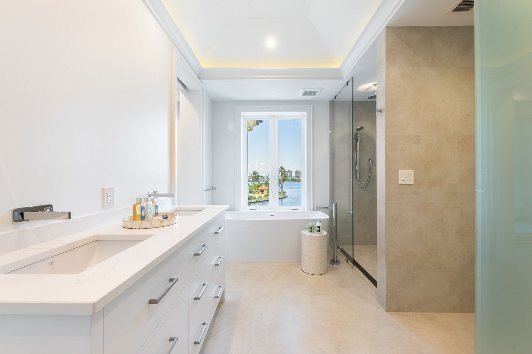 Stone Island Residence #802