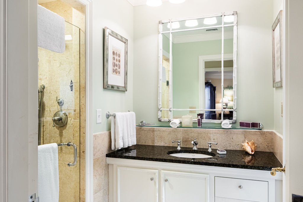 The Ritz-carlton Private Residence #206