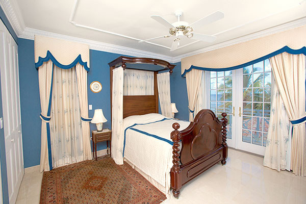 Villa Zara W/ Staff Cottage, Rum Point Estate