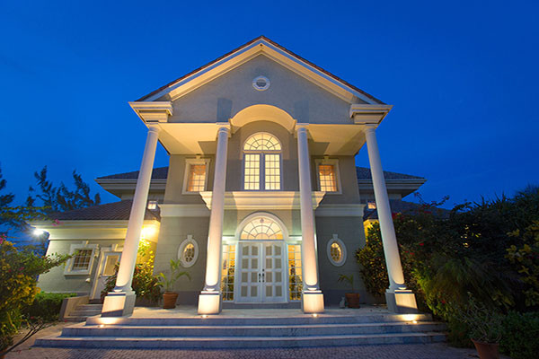 Villa Zara W/ Staff Cottage, Rum Point Estate