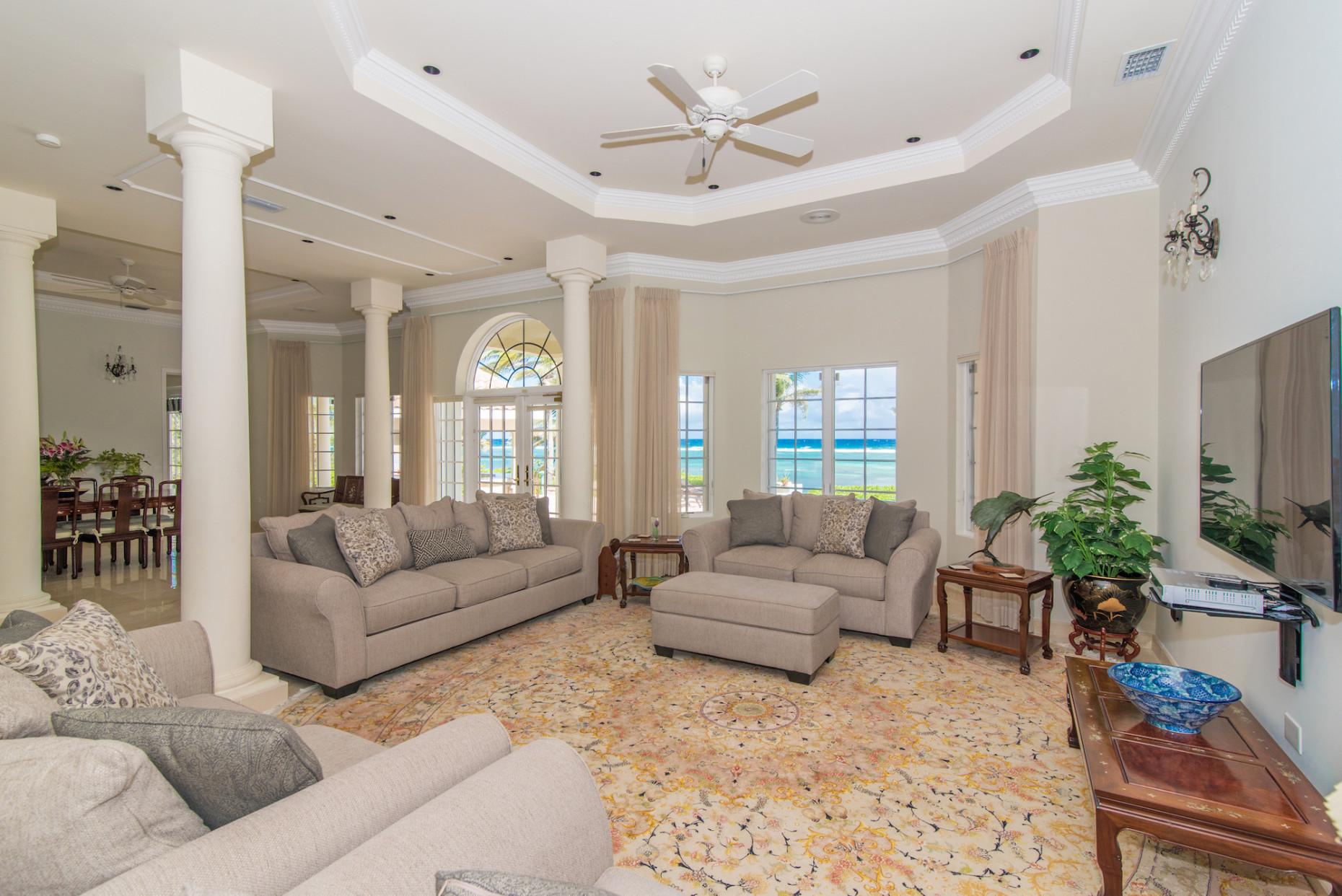 Villa Zara W/ Staff Cottage, Rum Point Estate