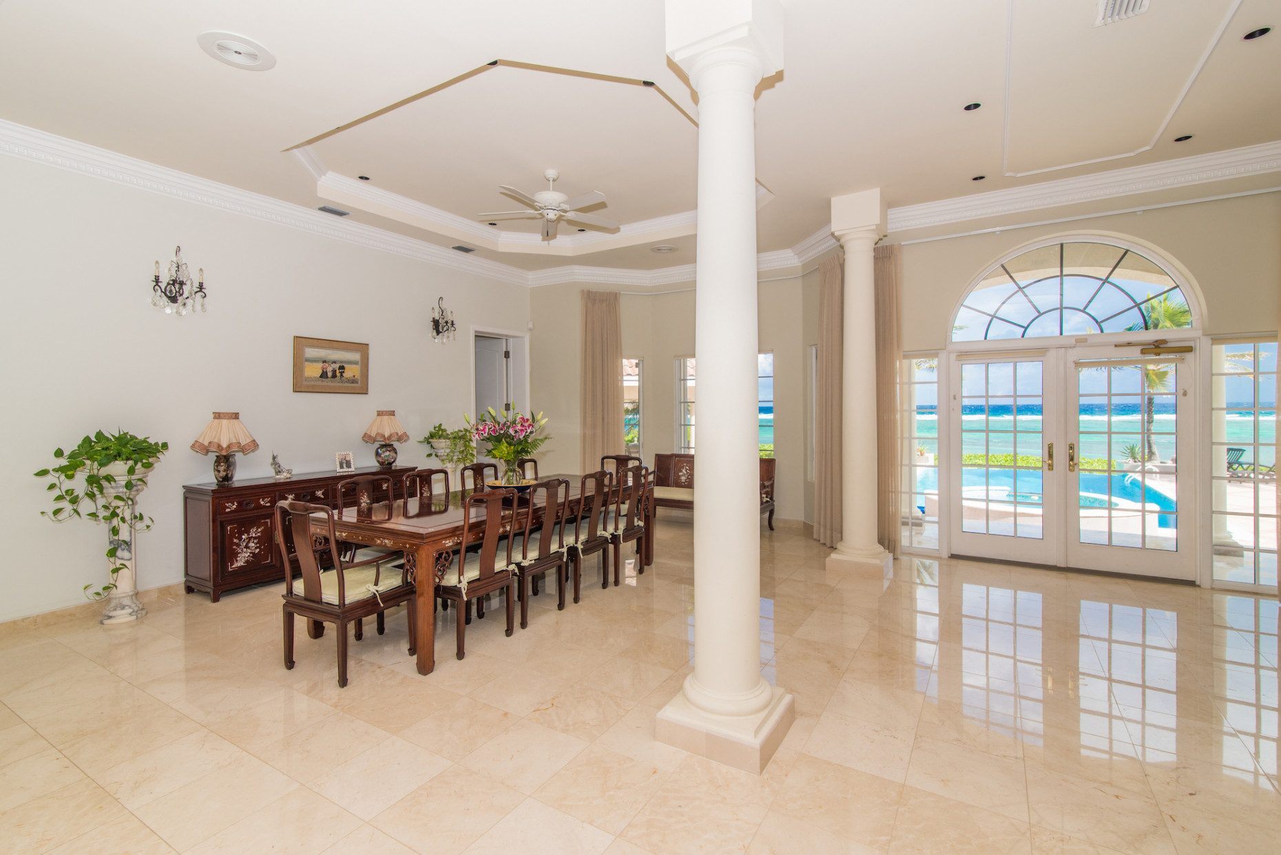 Villa Zara W/ Staff Cottage, Rum Point Estate