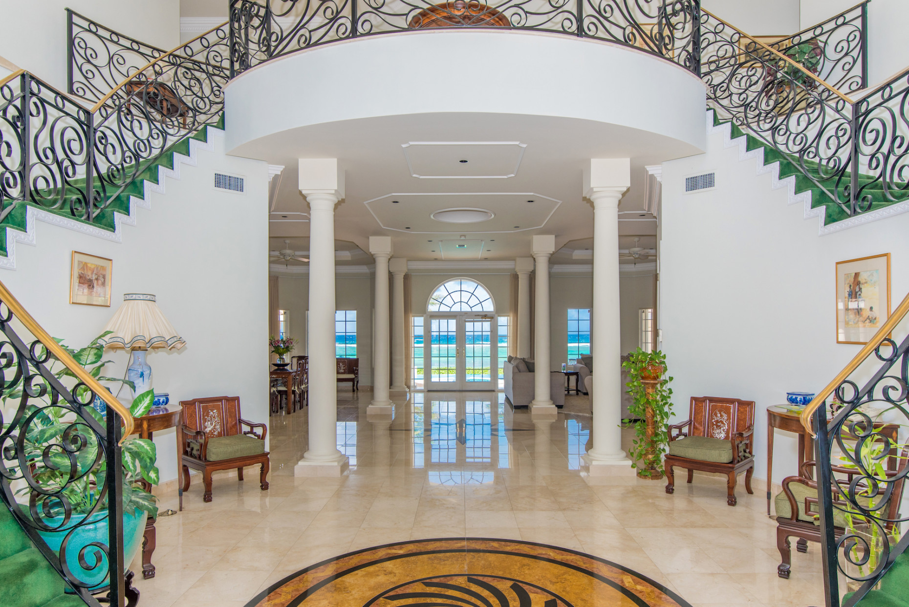 Villa Zara W/ Staff Cottage, Rum Point Estate