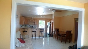 Schooner Lane, West Bay Residence With 2 Apartments