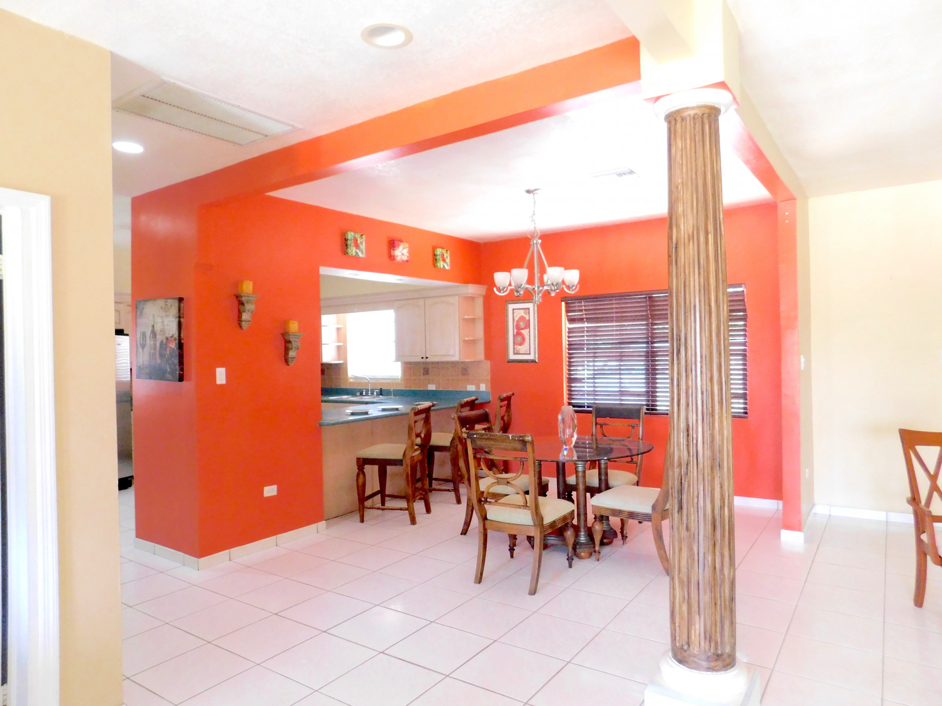 Bonneville Drive Residence With Studio Apartment, Near The Shores