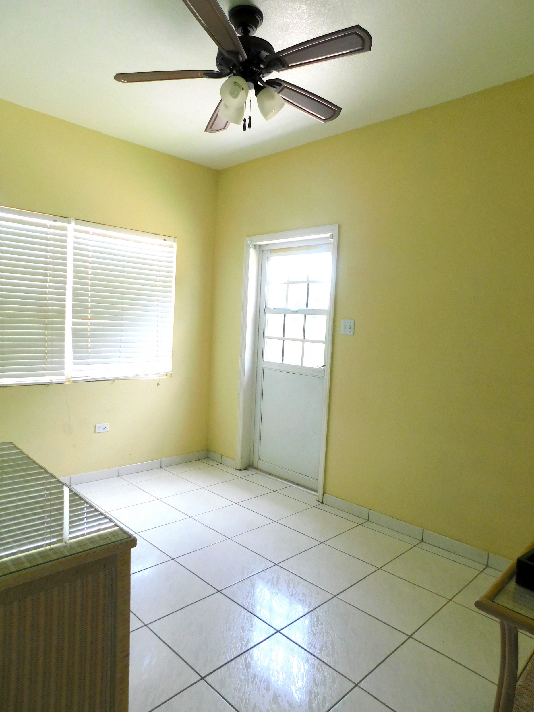 Bonneville Drive Residence With Studio Apartment, Near The Shores