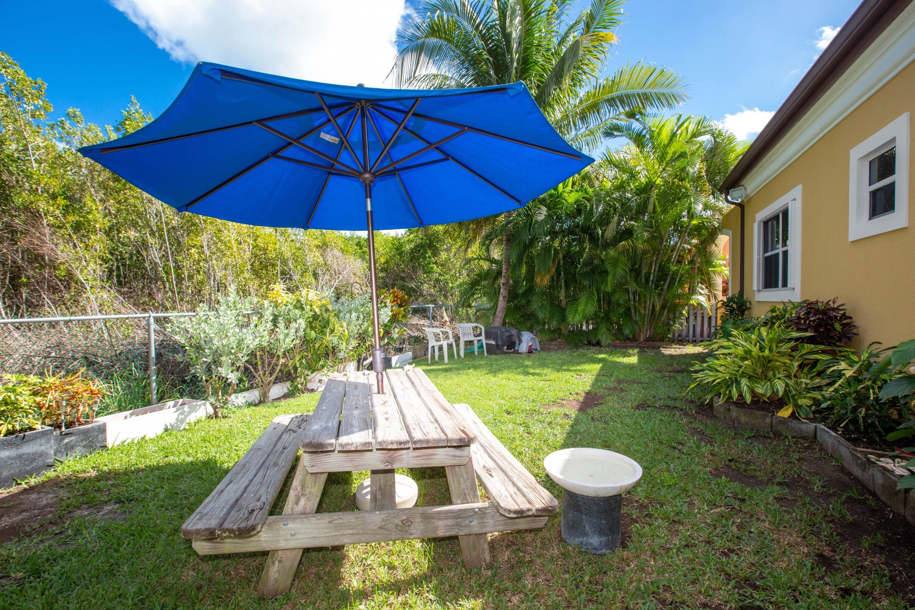 Grandmanor 1 415b Selkirk Drive, Prospect