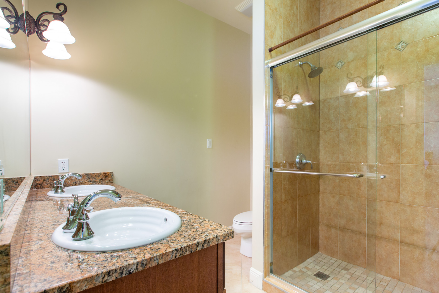 Grandmanor 1 415b Selkirk Drive, Prospect