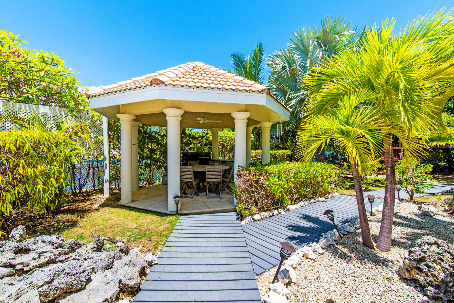 'sous Les Etoiles', Ironshore Drive, Vista Del Mar