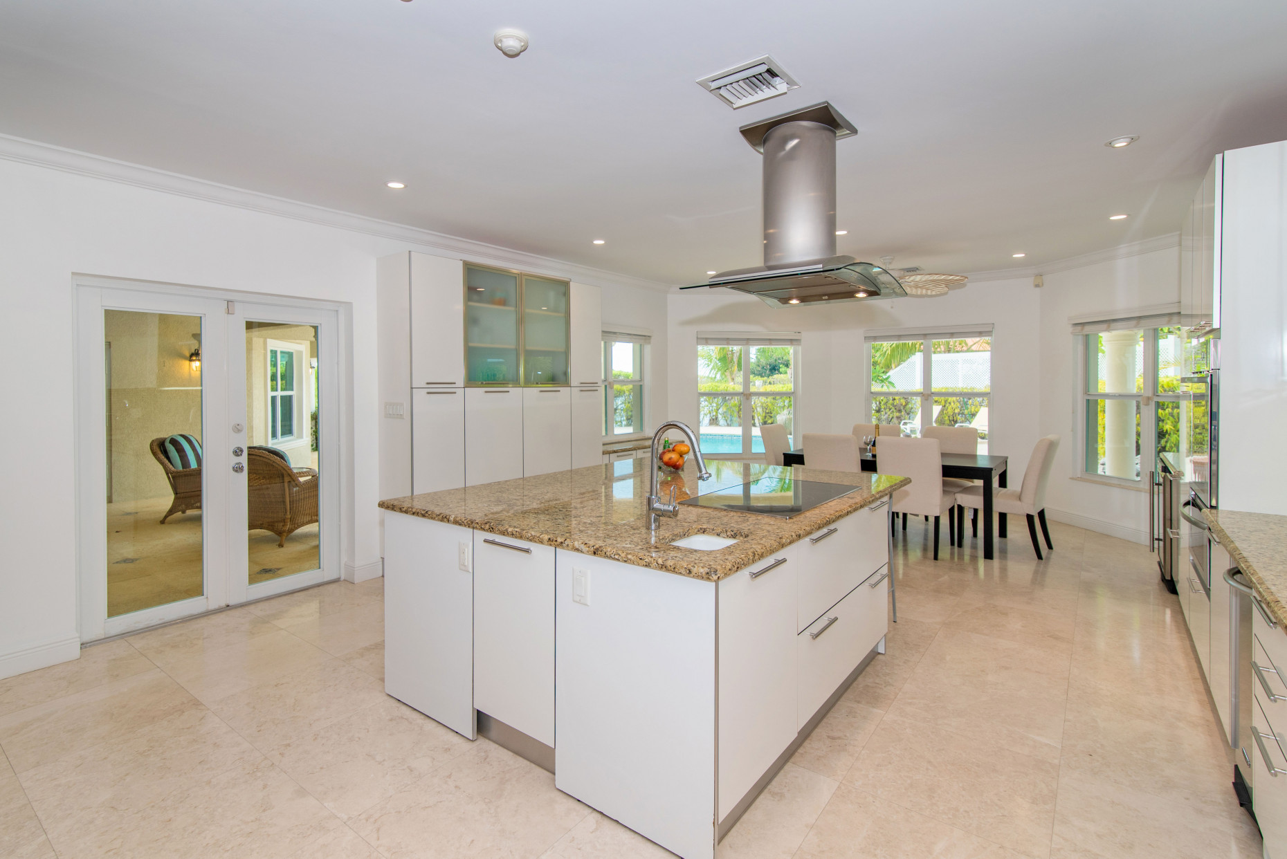 'sous Les Etoiles', Ironshore Drive, Vista Del Mar