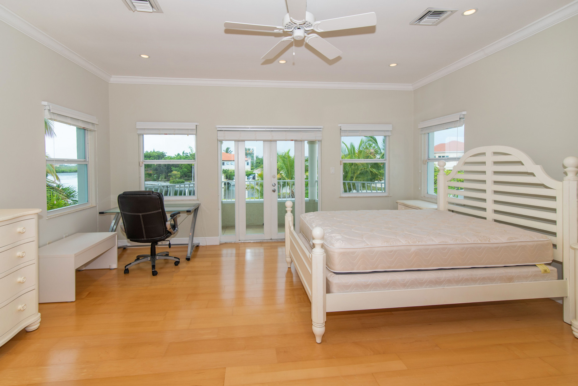 'sous Les Etoiles', Ironshore Drive, Vista Del Mar