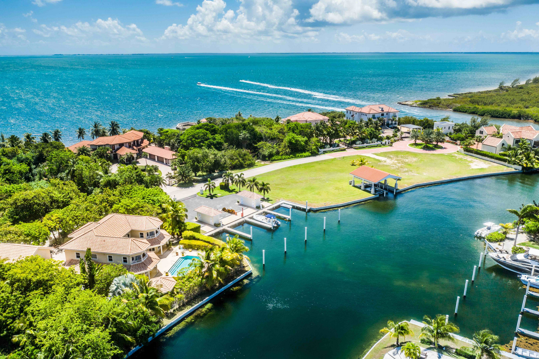 'sous Les Etoiles', Ironshore Drive, Vista Del Mar