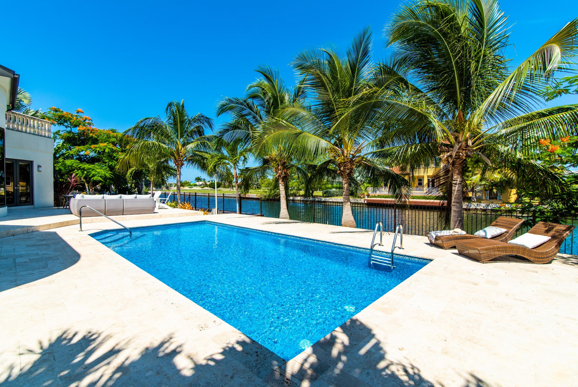 Baccarat Quay Crystal Harbour