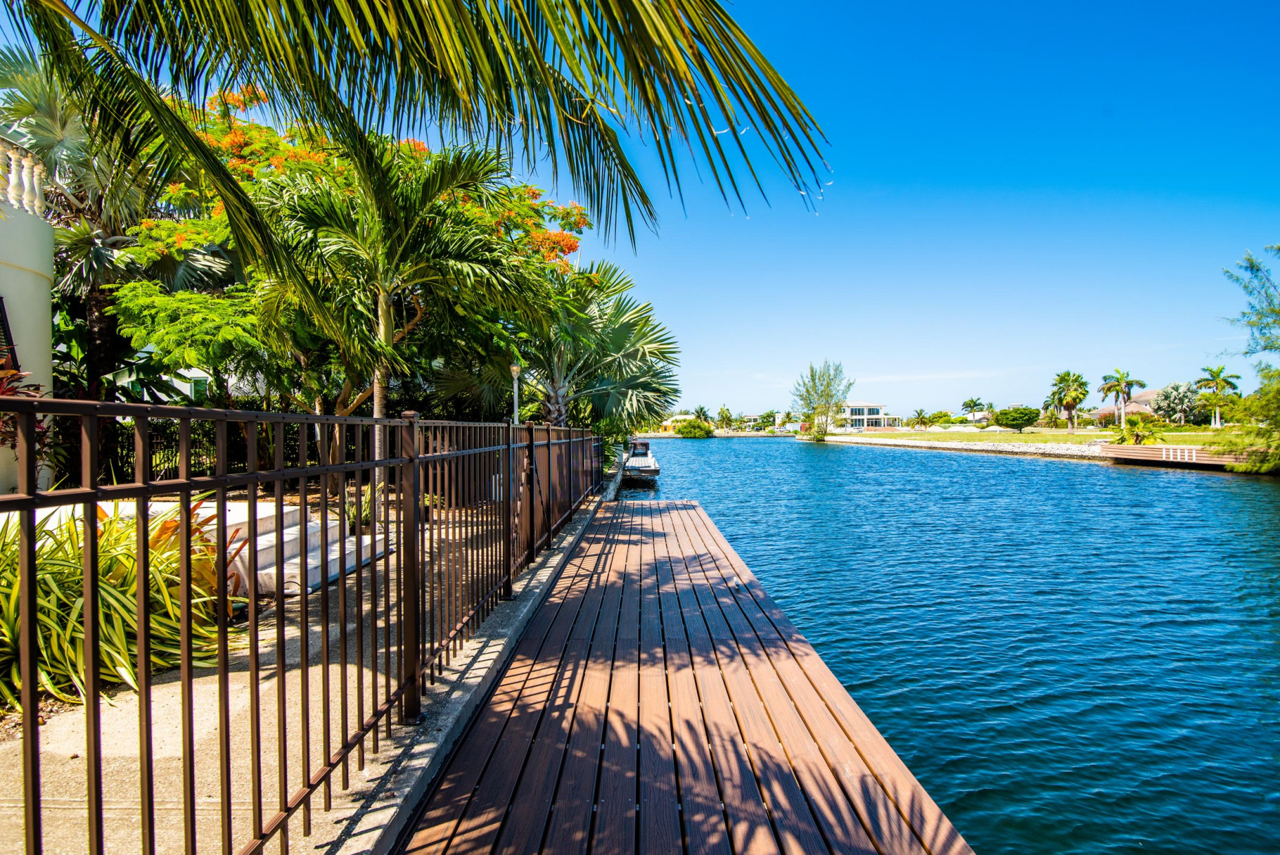 Baccarat Quay Crystal Harbour