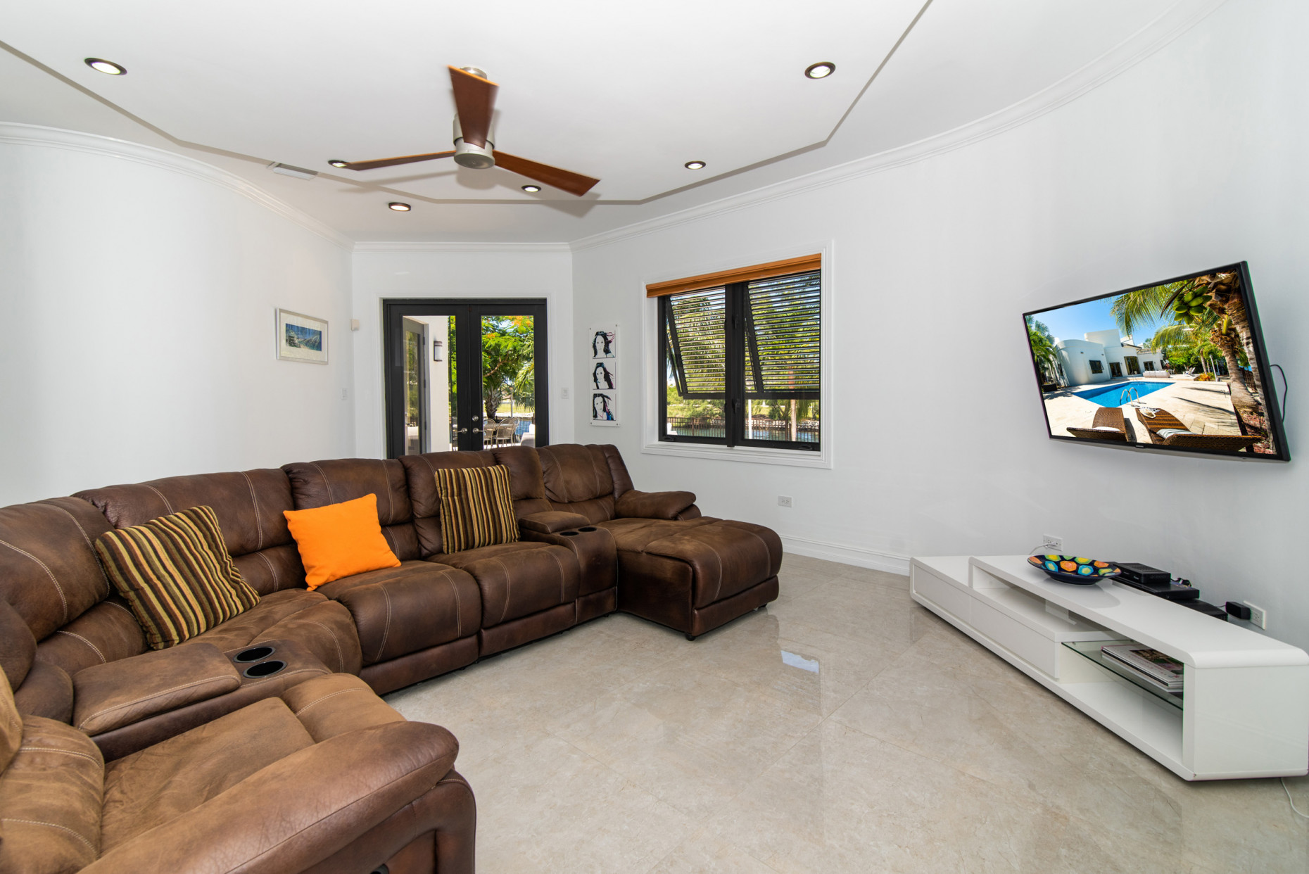 Baccarat Quay Crystal Harbour