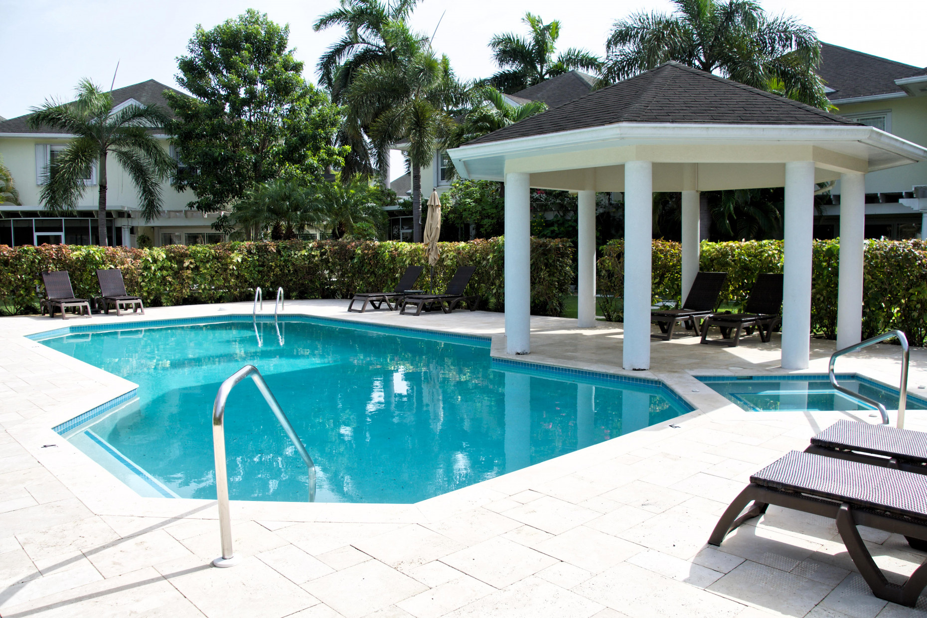 Beautiful 3 Bed 3 Bath  Townhome End Unit