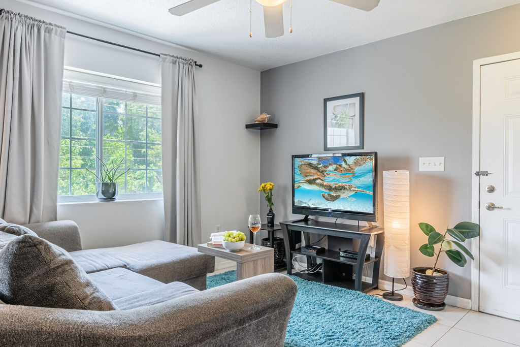 Lakeside - Upgraded 2 Bedroom Unit