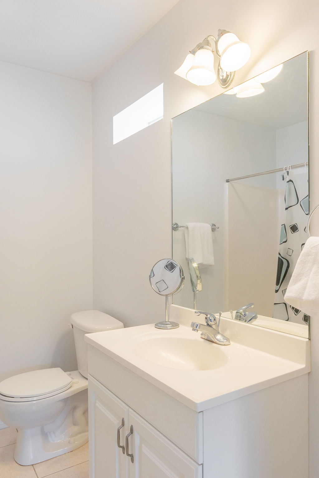 Lakeside - Upgraded 2 Bedroom Unit