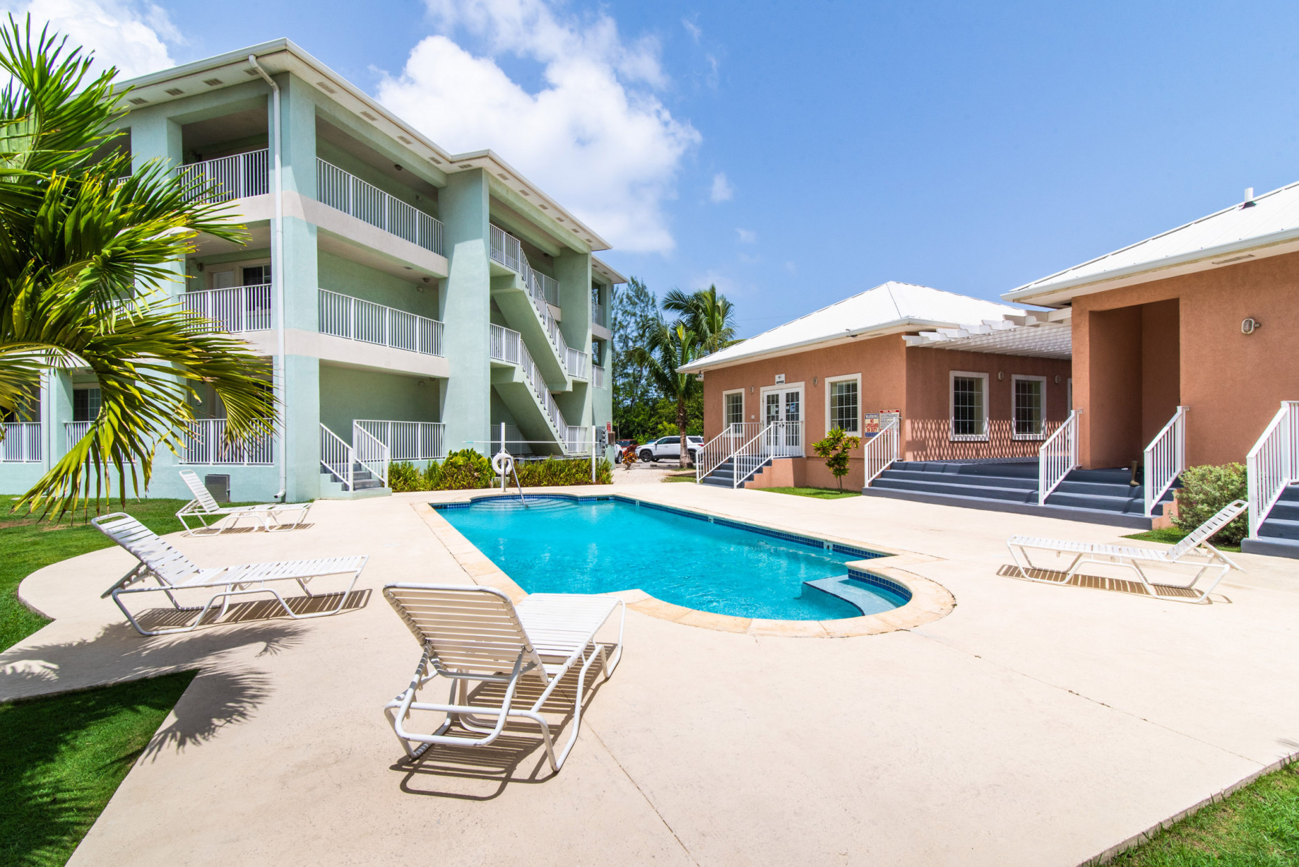 Lakeside - Upgraded 2 Bedroom Unit