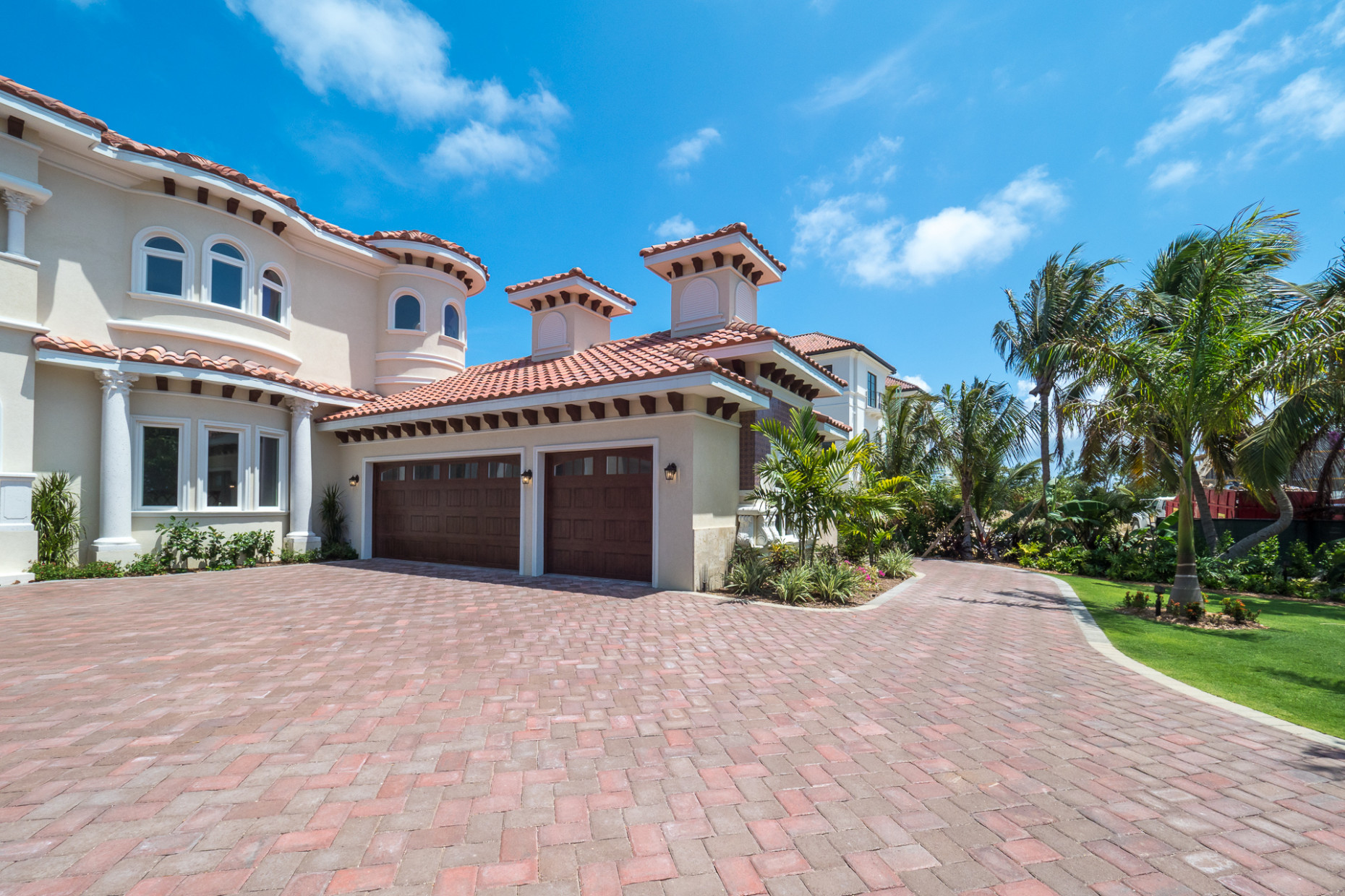 137 Ironshore Drive With Canal Front Lot