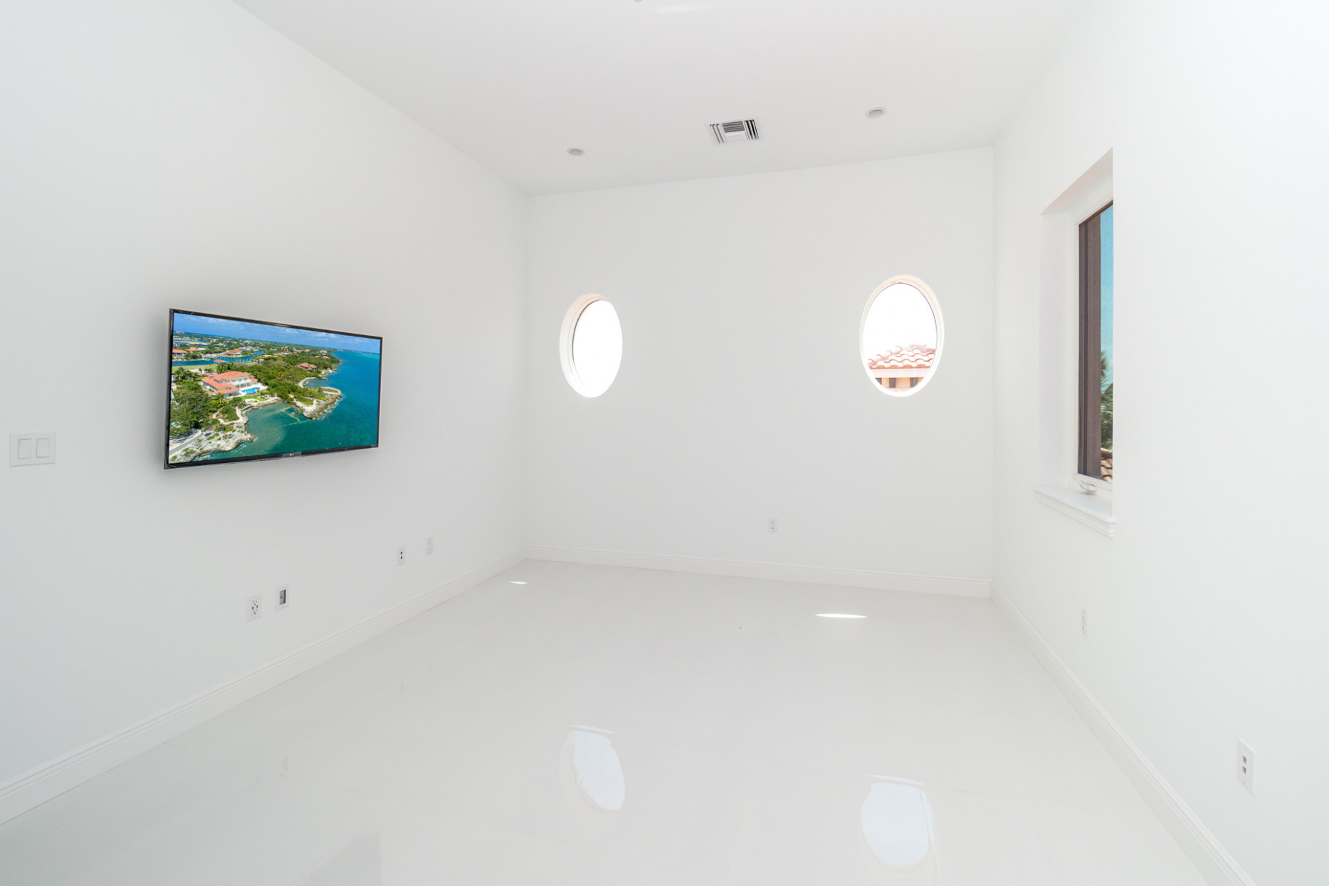 137 Ironshore Drive With Canal Front Lot