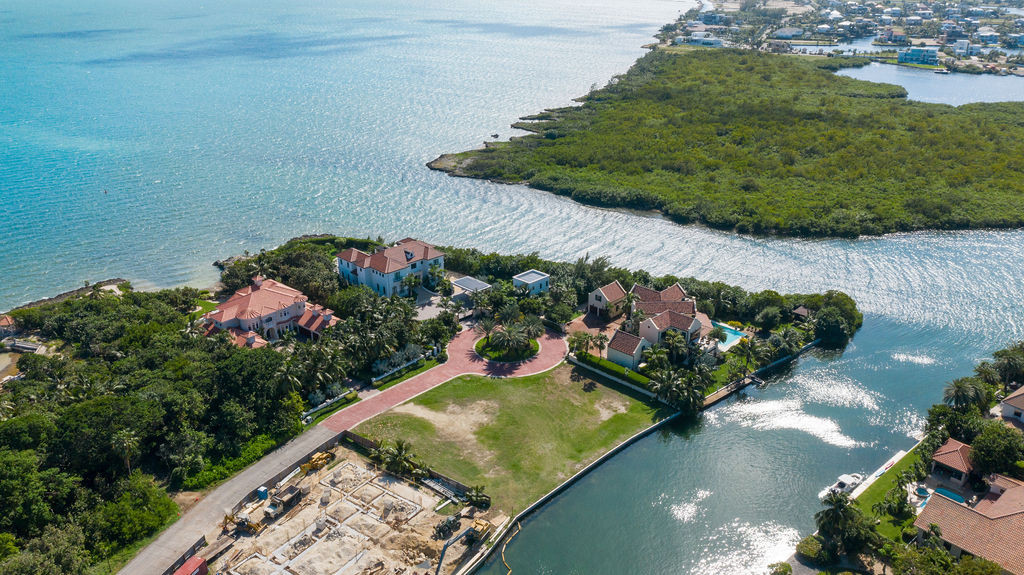 137 Ironshore Drive With Canal Front Lot