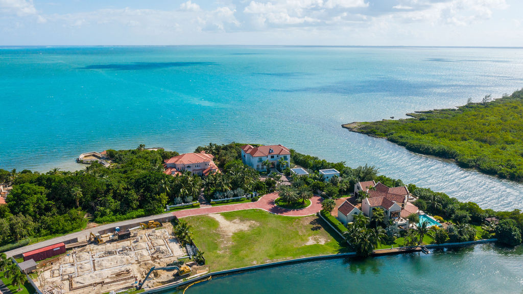 137 Ironshore Drive With Canal Front Lot