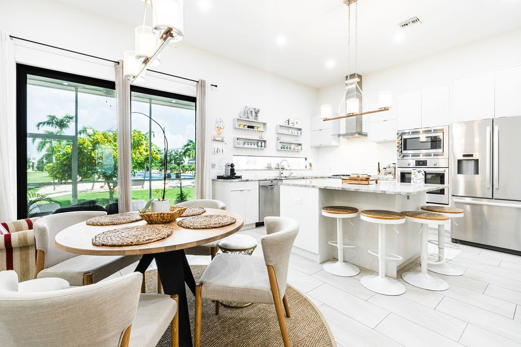 Vela - Stunning 4 Bed 3.5 Bath