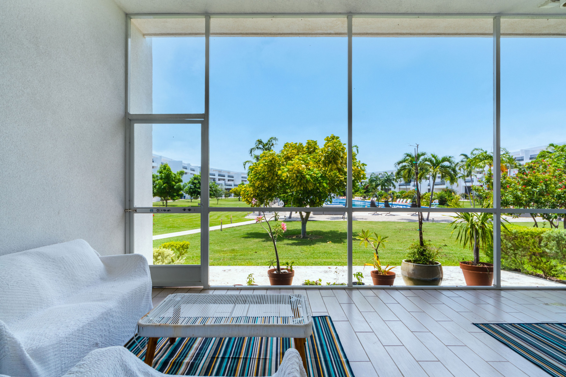 Vela - Stunning 4 Bed 3.5 Bath