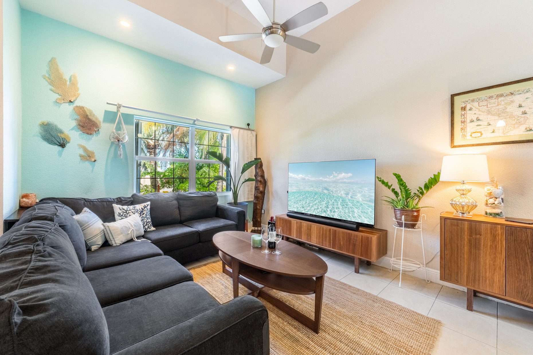 Lakeland Villas, 2 Bed + Den And Garage