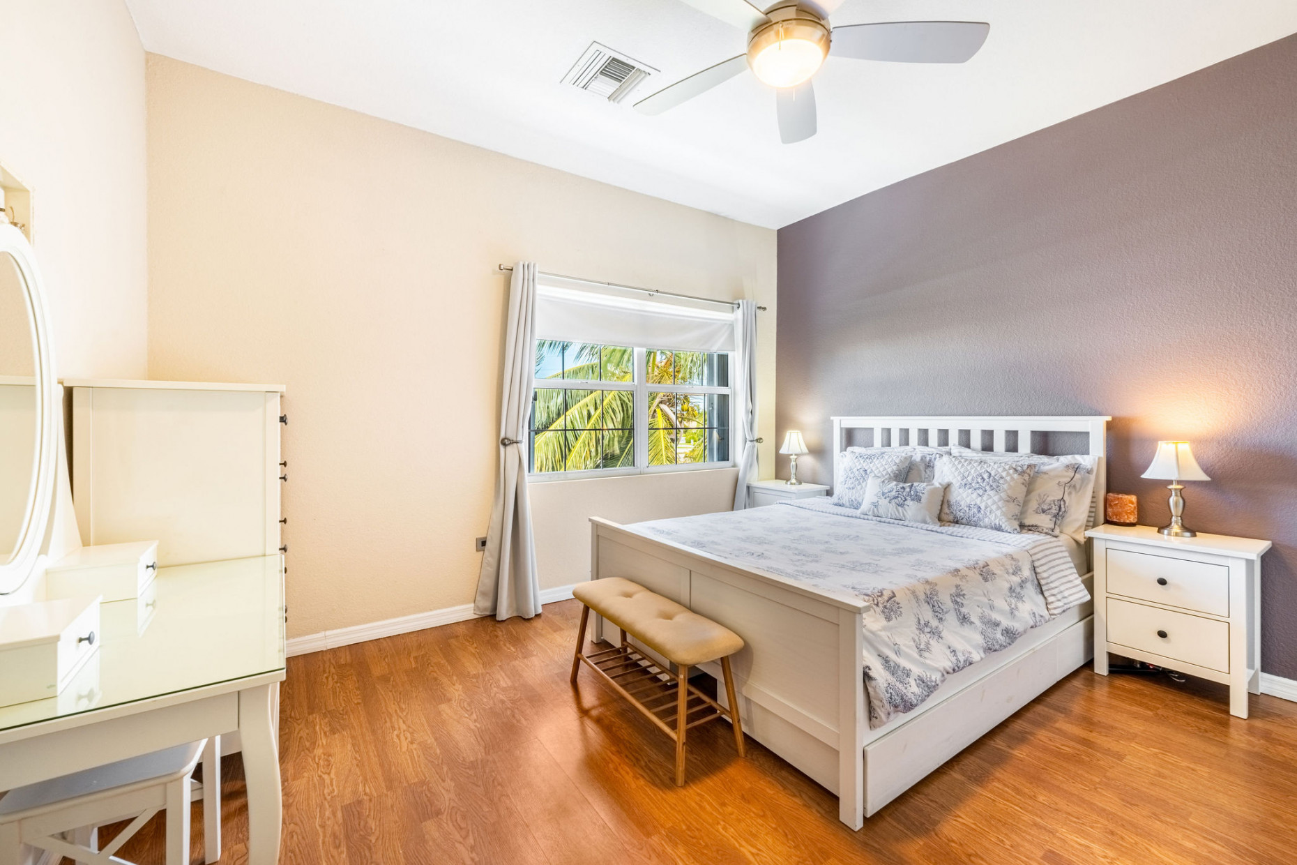 Lakeland Villas, 2 Bed + Den And Garage