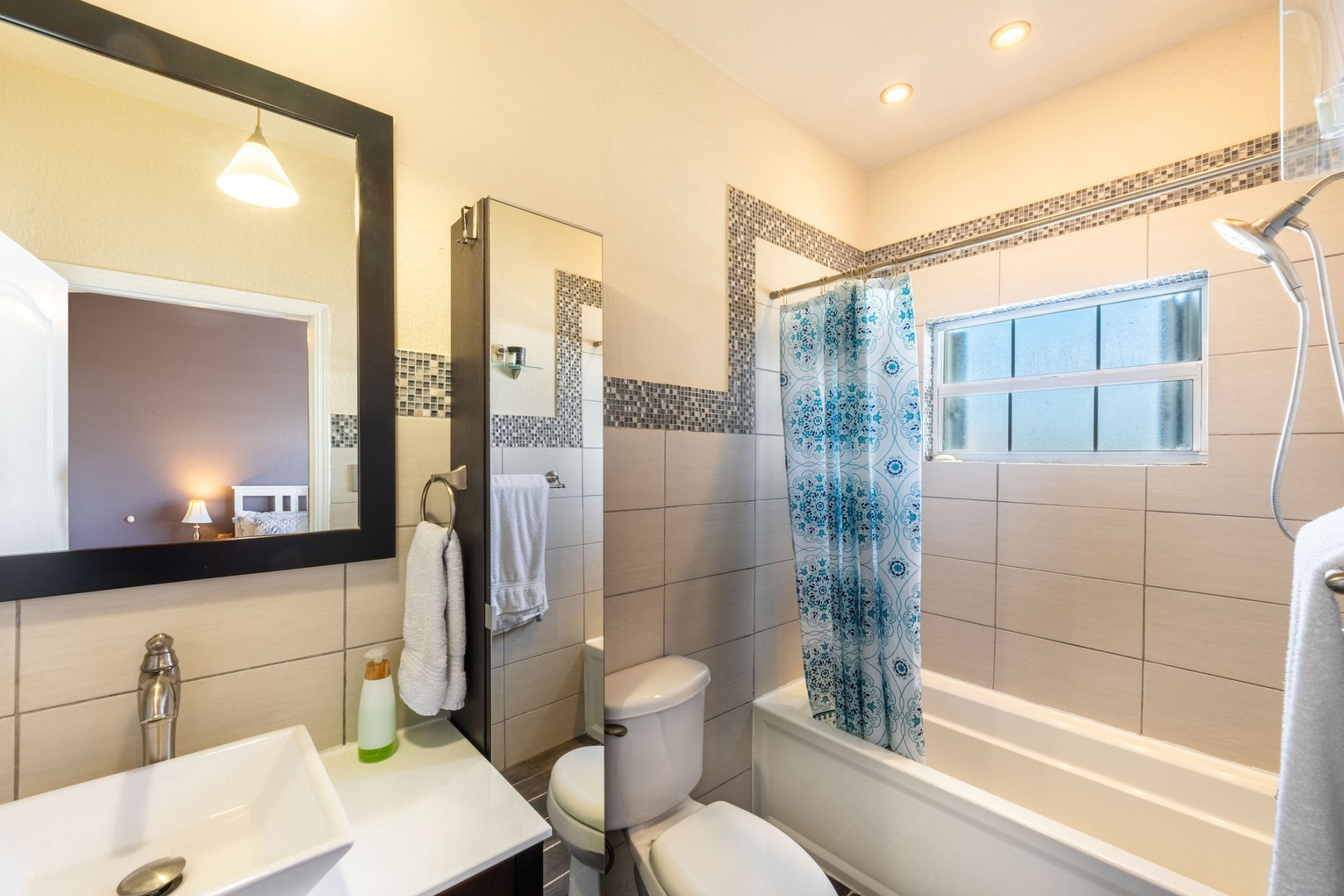 Lakeland Villas, 2 Bed + Den And Garage