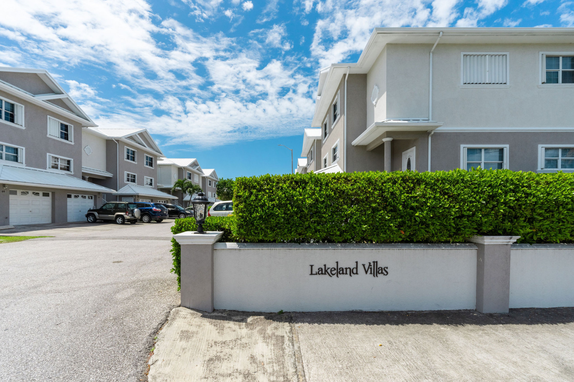 Lakeland Villas, 2 Bed + Den And Garage