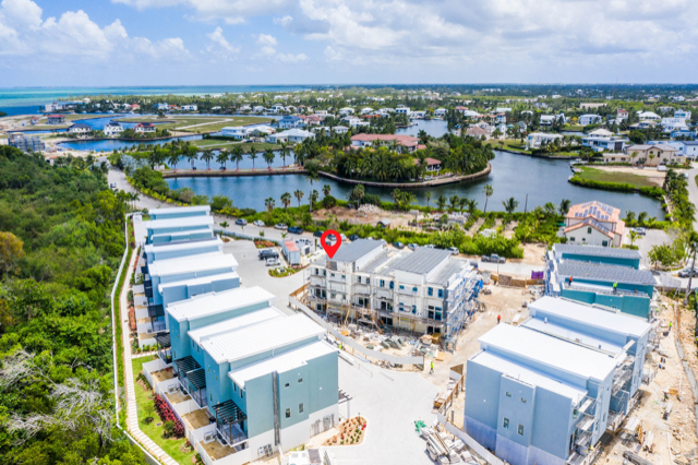 Grand Palmyra 4 Bed End Unit + Canal Views