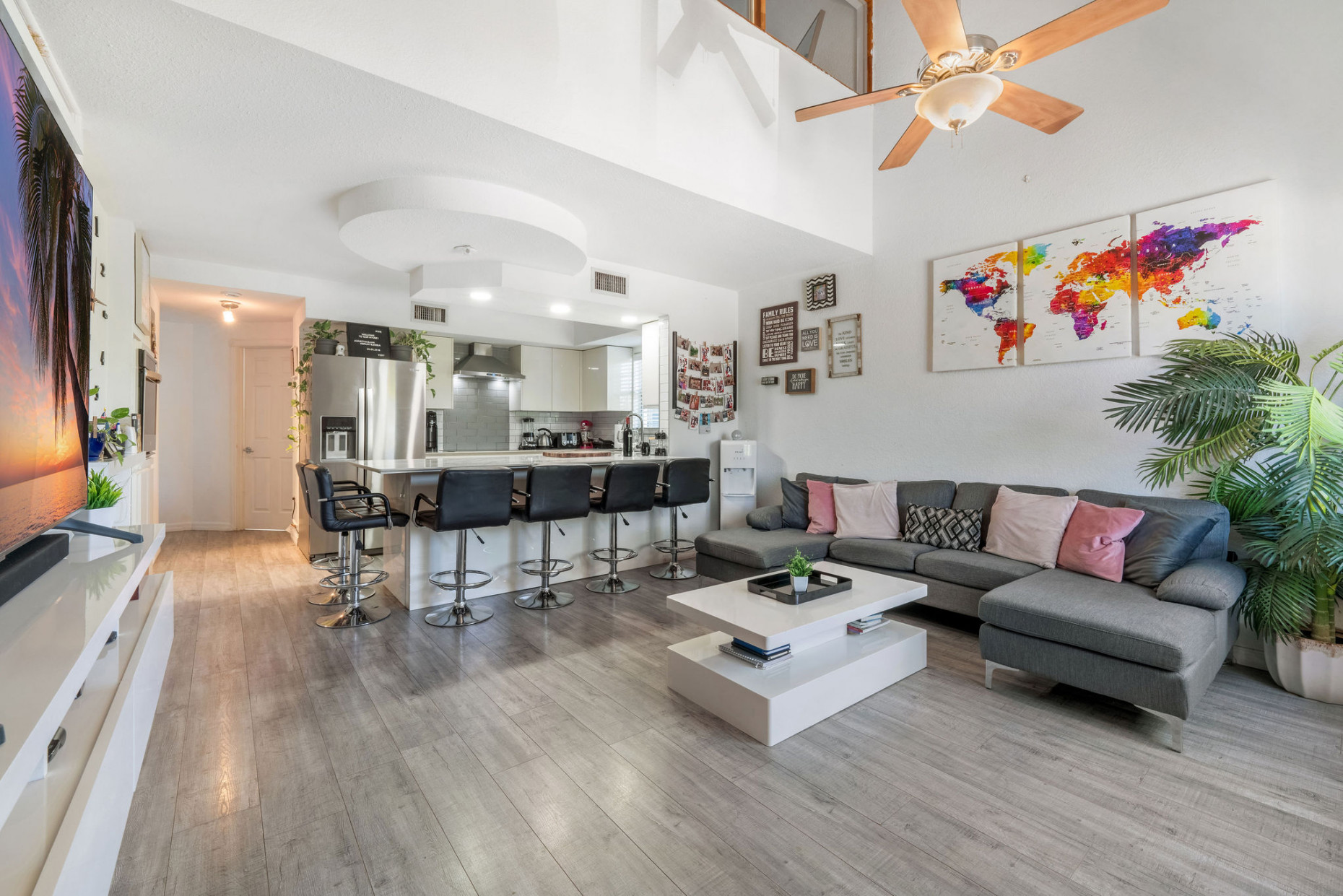 Fully Renovated 2 Bed / 2 Bath, West Bay