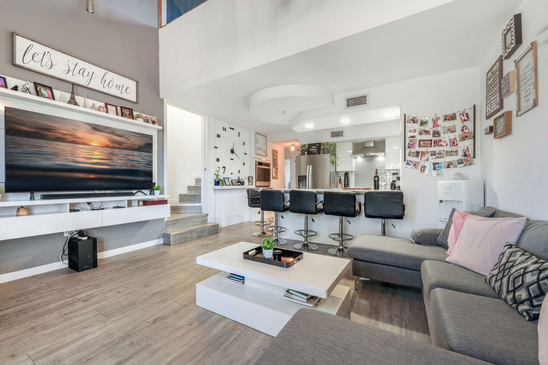 Fully Renovated 2 Bed / 2 Bath, West Bay