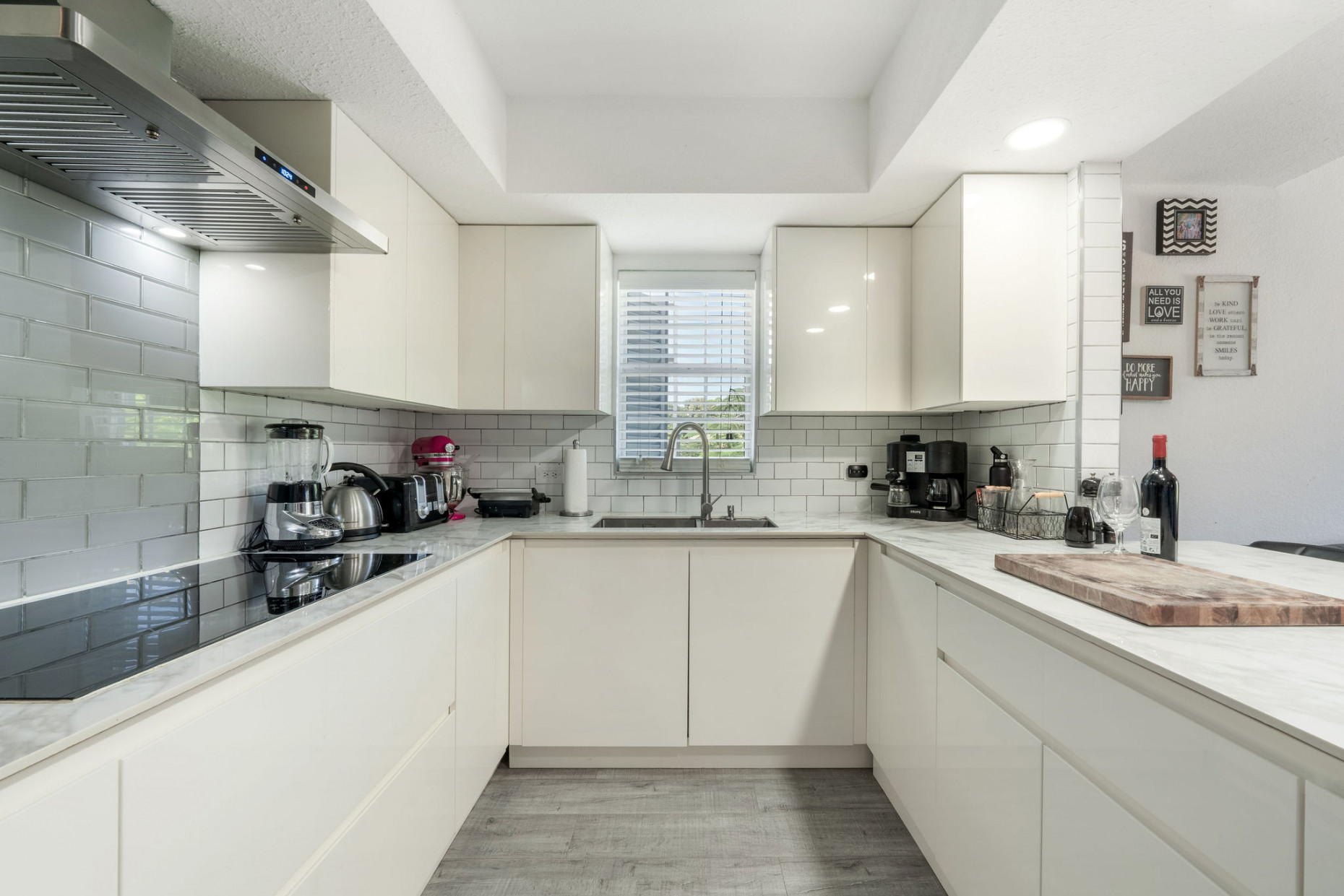 Fully Renovated 2 Bed / 2 Bath, West Bay