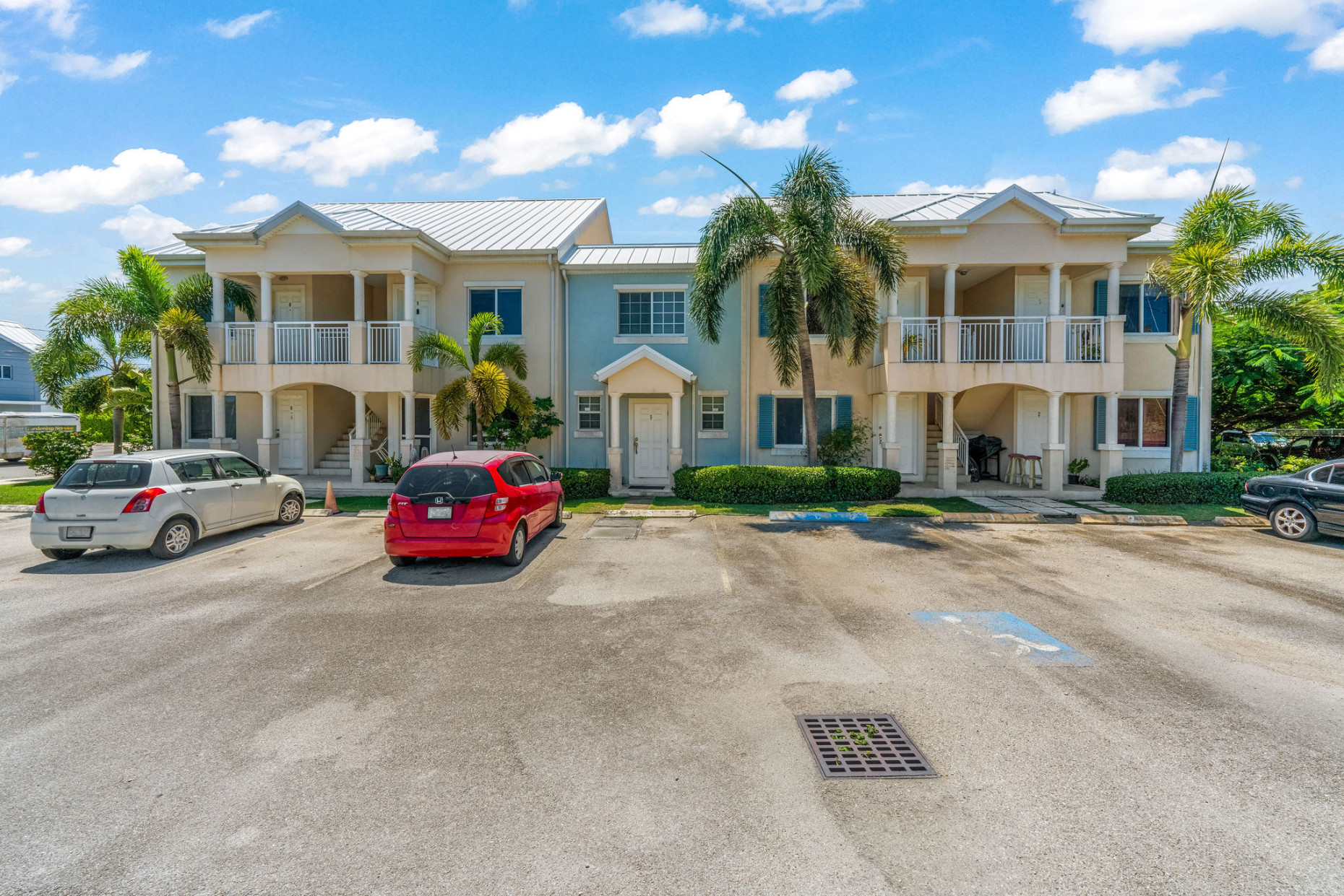 Fully Renovated 2 Bed / 2 Bath, West Bay