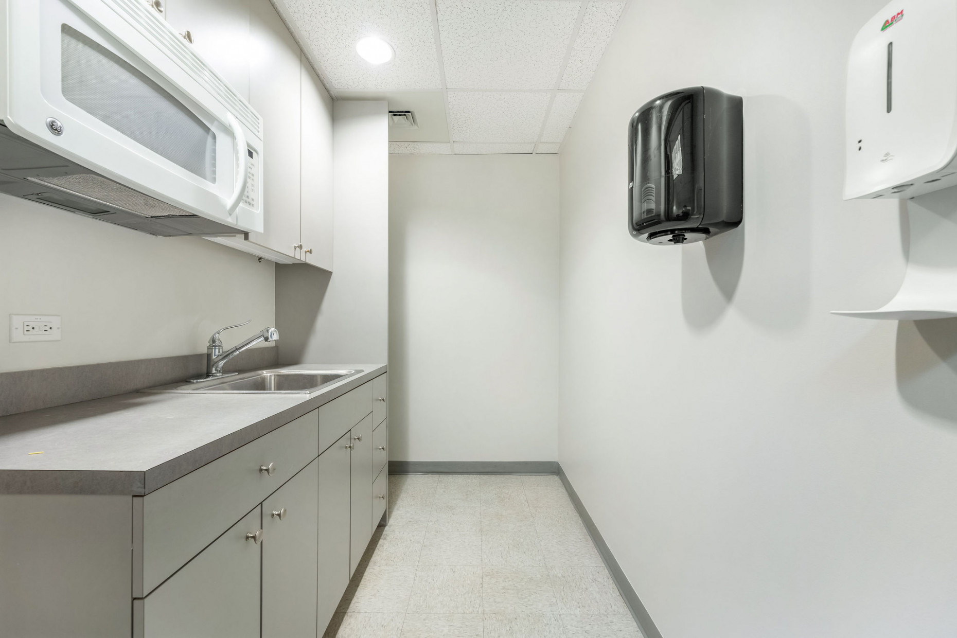 Anderson Square 4th Floor Office Suite