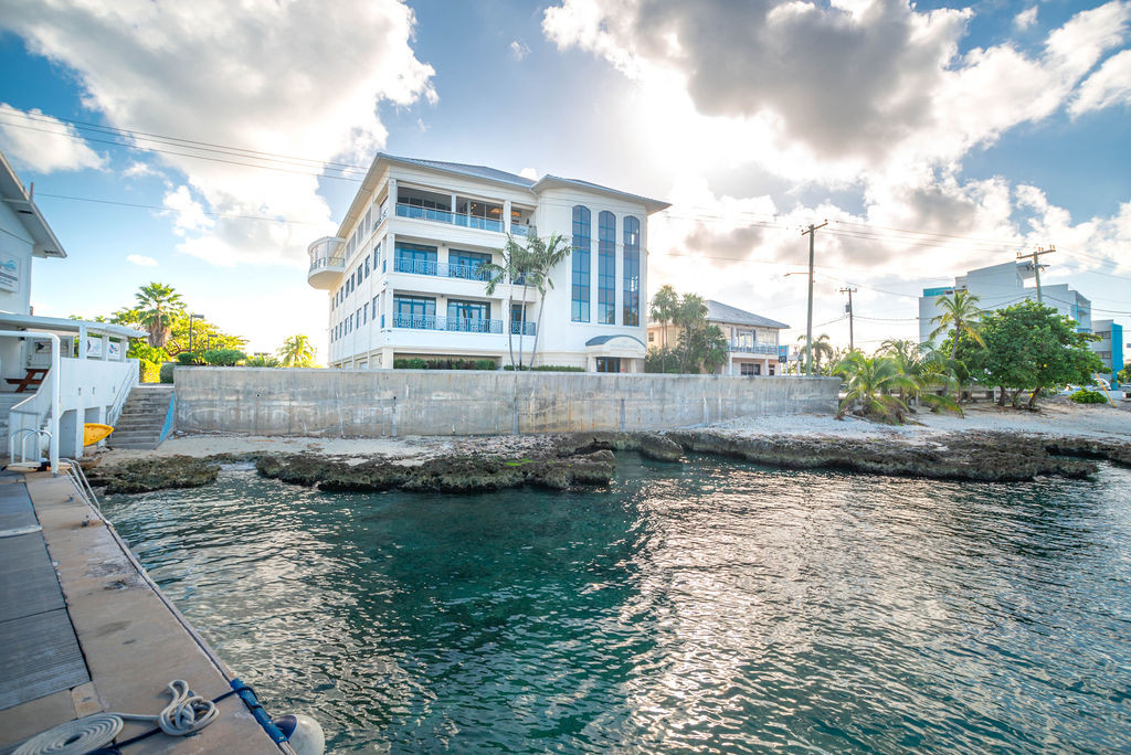 PRIME TURN-KEY OFFICE SPACE WITH OCEAN VIEWS