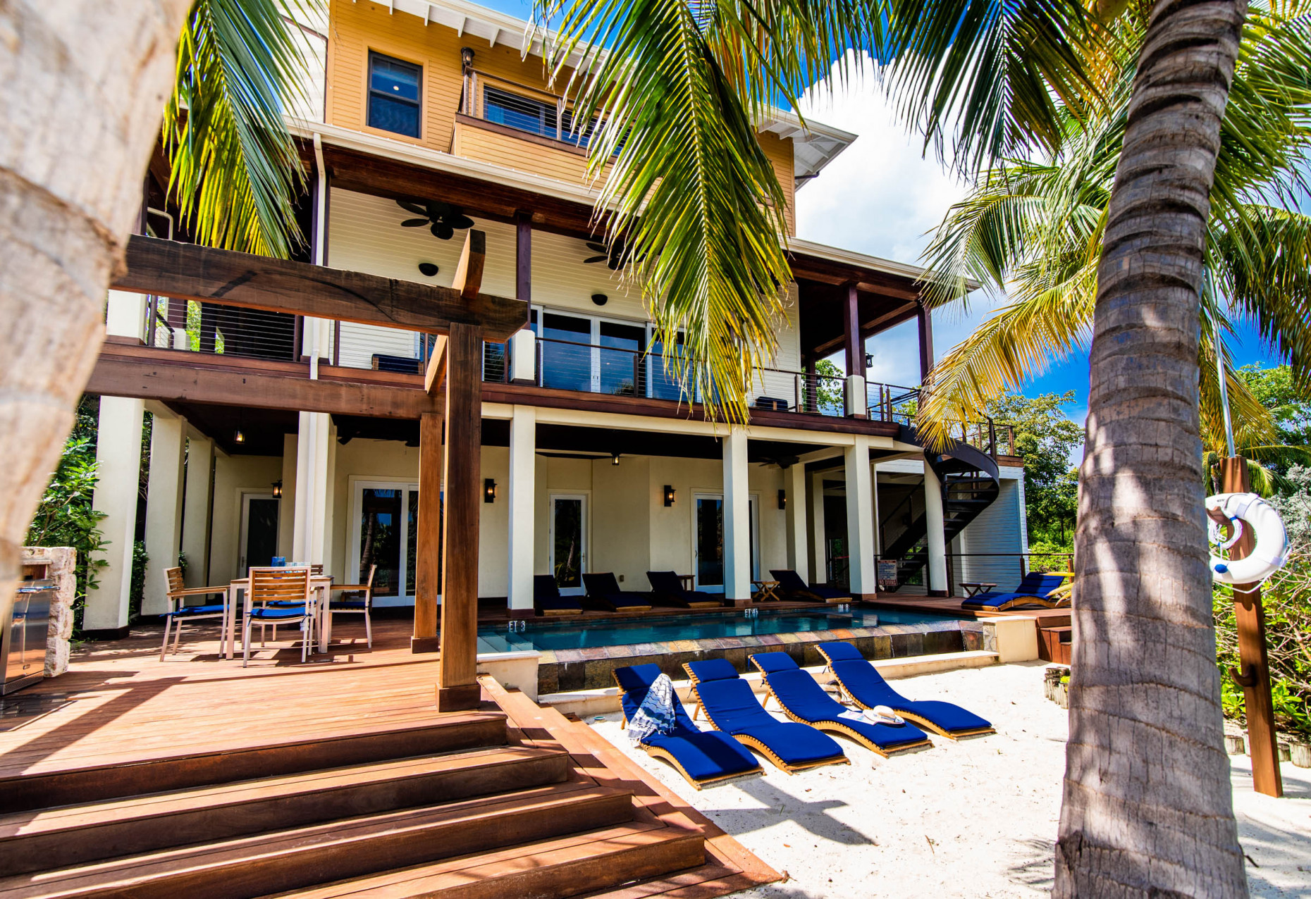 Deckhouses At The Ritz-carlton