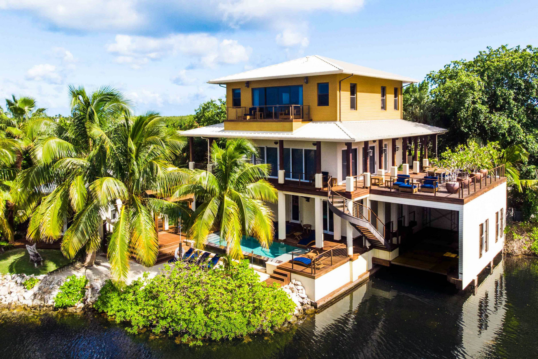 Deckhouses At The Ritz-carlton