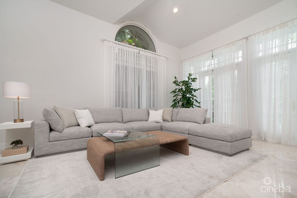 BRITANNIA KINGS COURT TOTALLY RENOVATED RARE JEWEL TOWNHOME