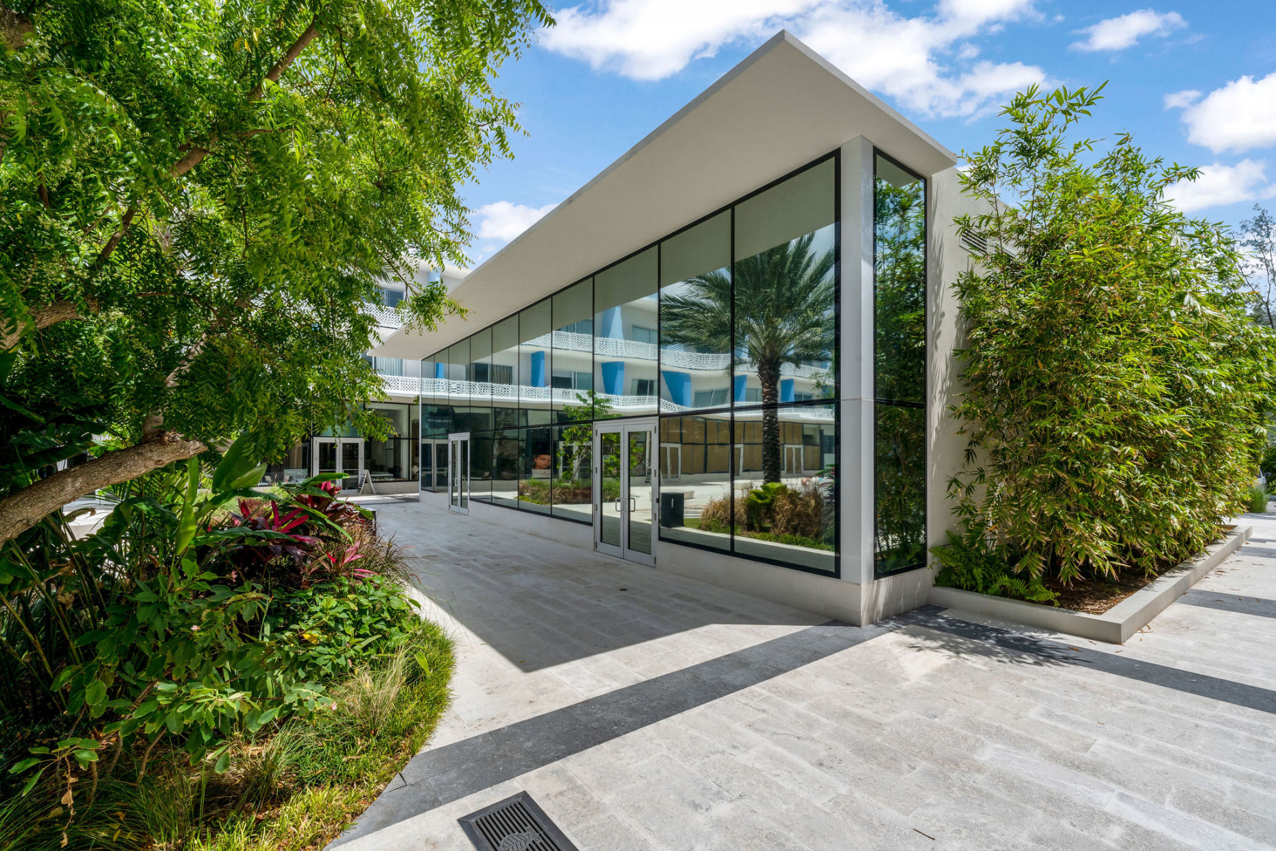 The Grove  End Unit- Seven Mile Beach Corridor