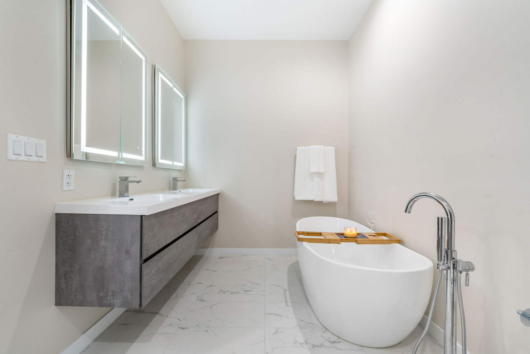 Ocean Crest, 4 Bedroom, Waterfront + Dock