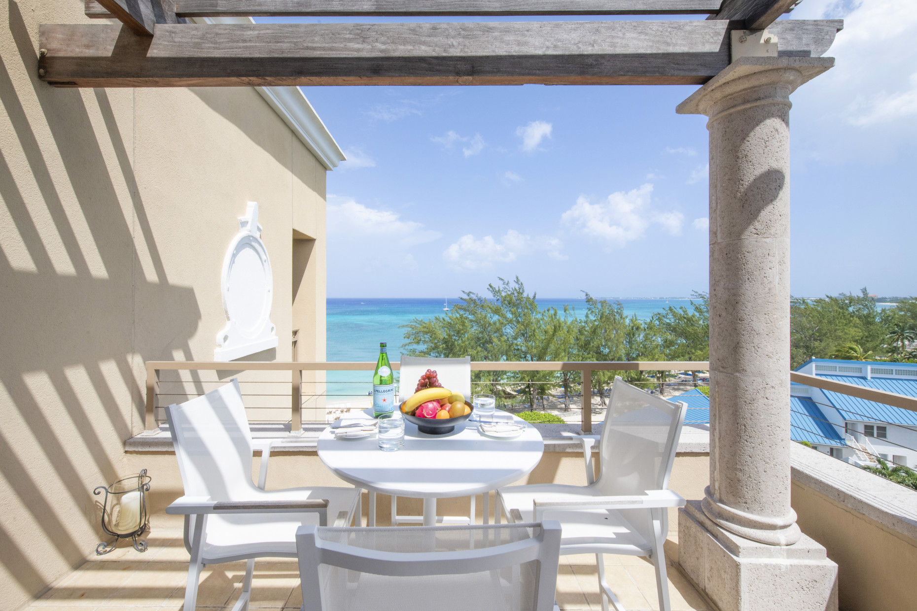 Ritz-carlton #710 North Tower & Garage