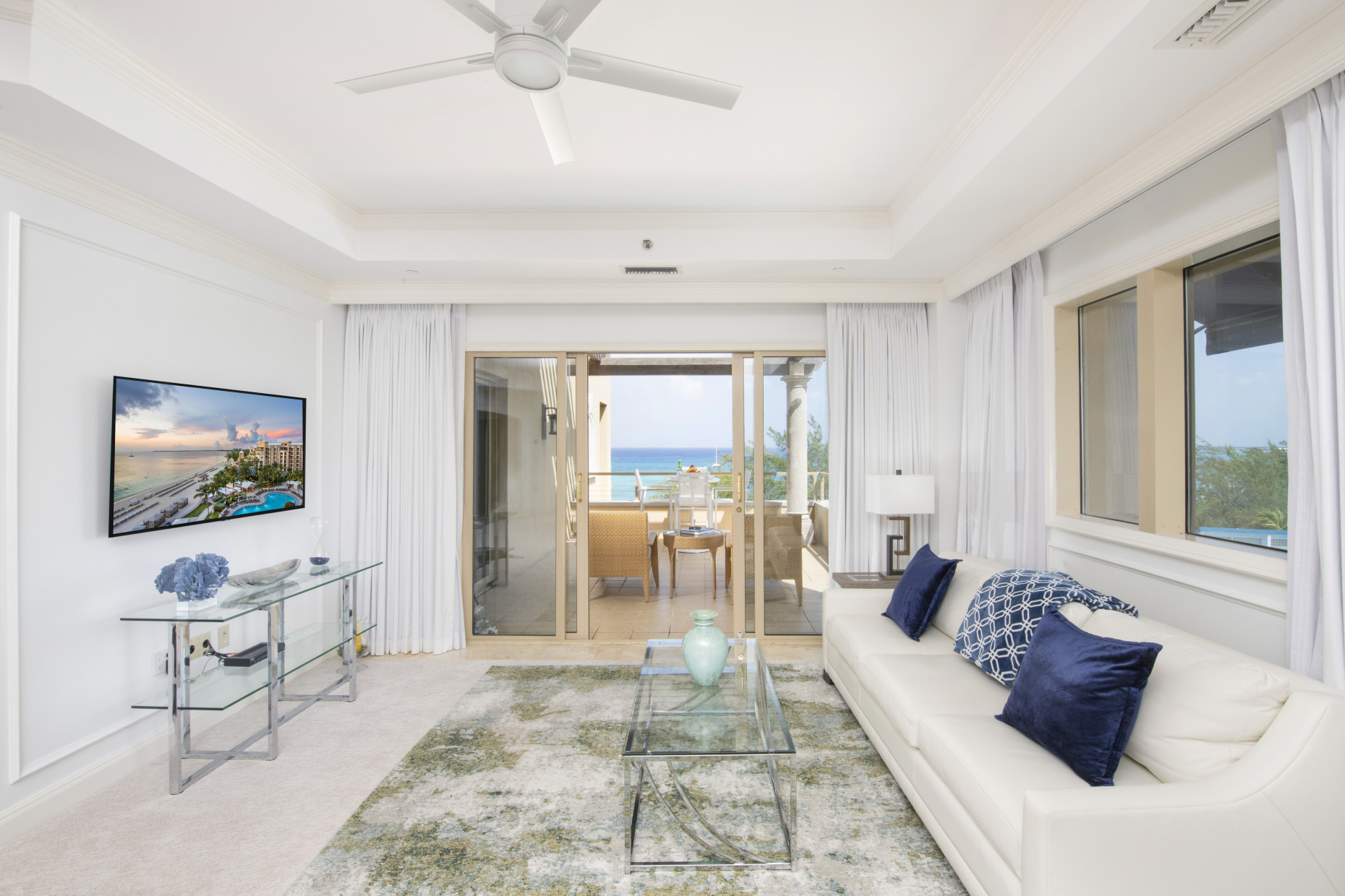 Ritz-carlton #710 North Tower & Garage