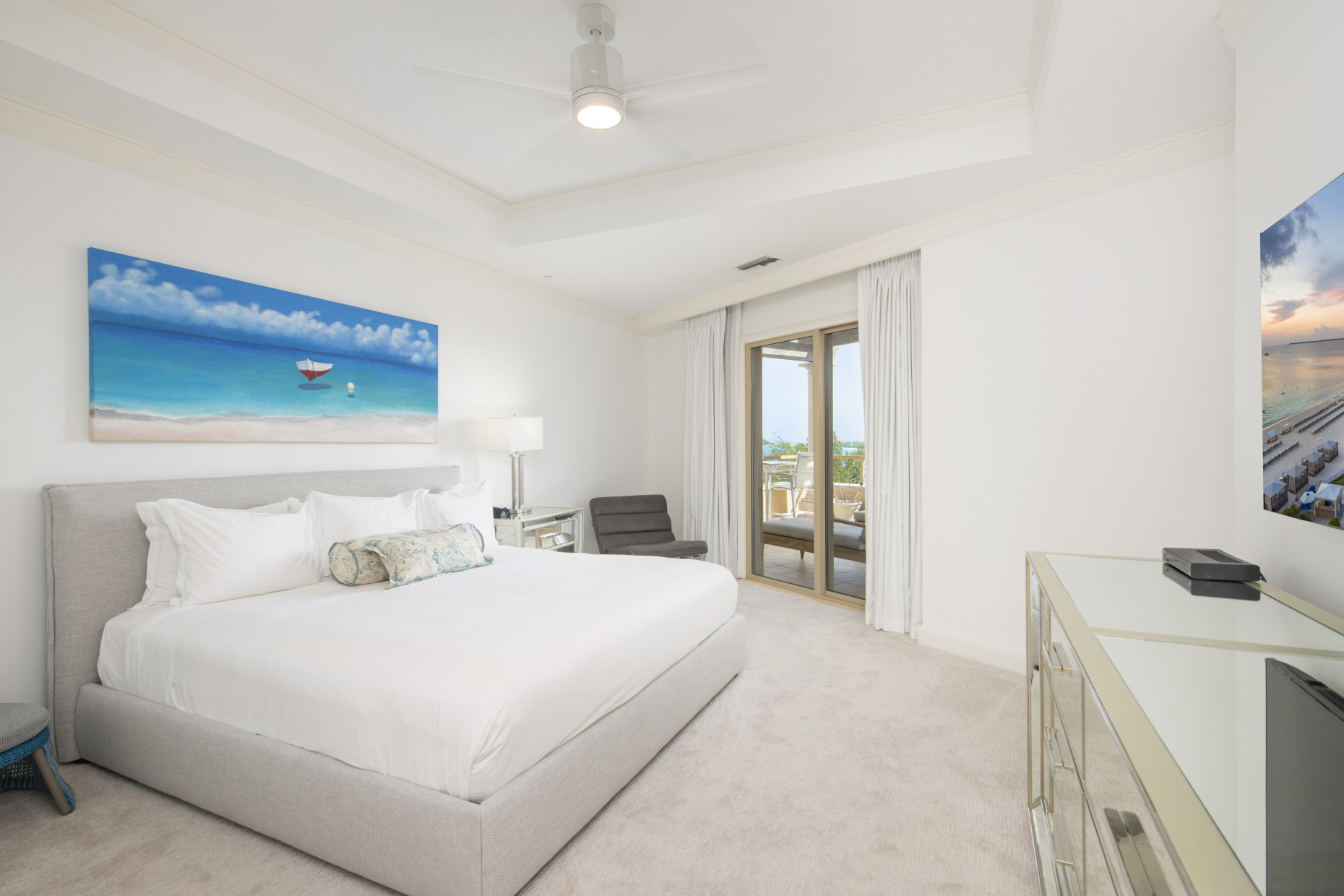 Ritz-carlton #710 North Tower & Garage