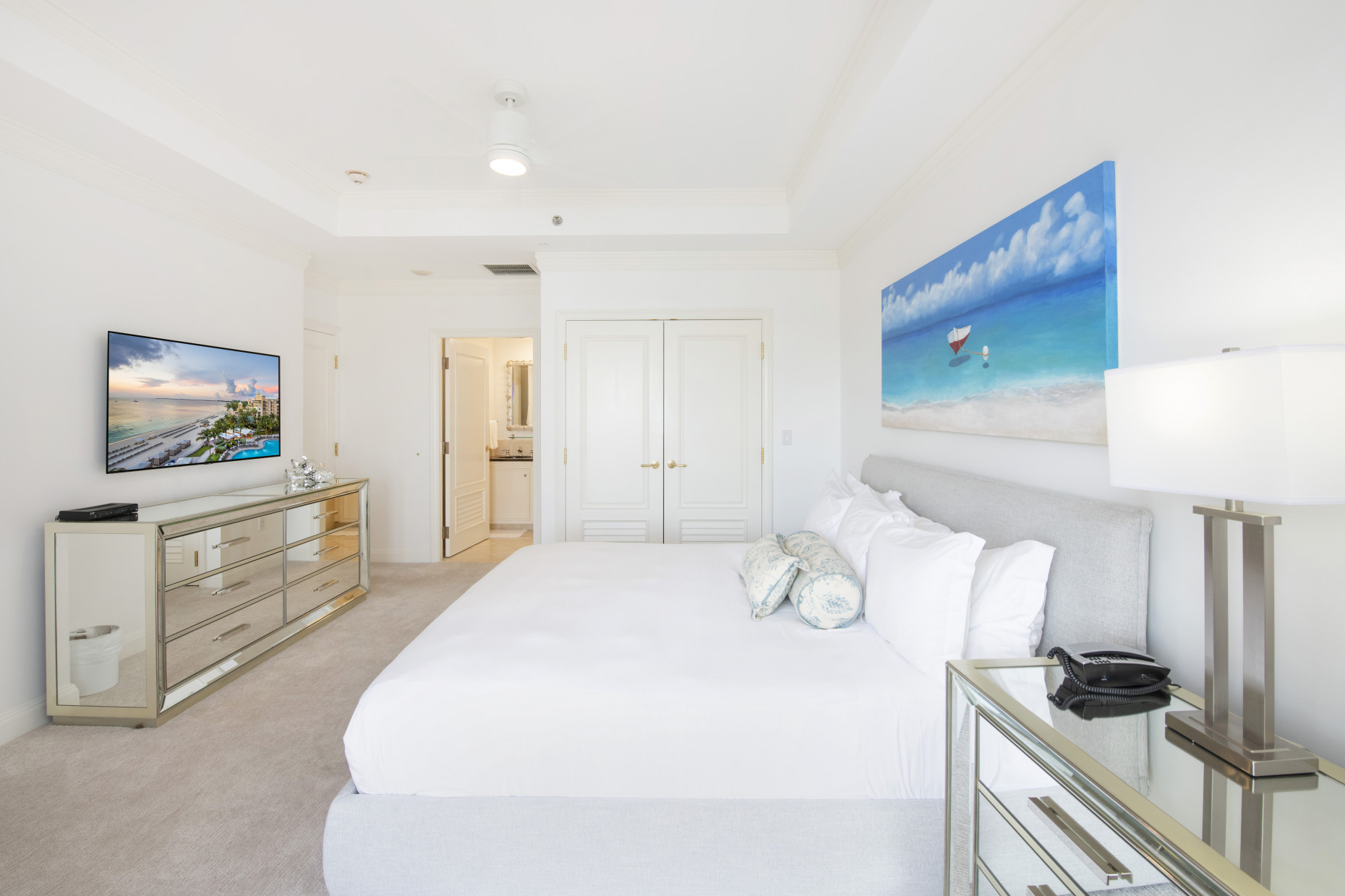 Ritz-carlton #710 North Tower & Garage